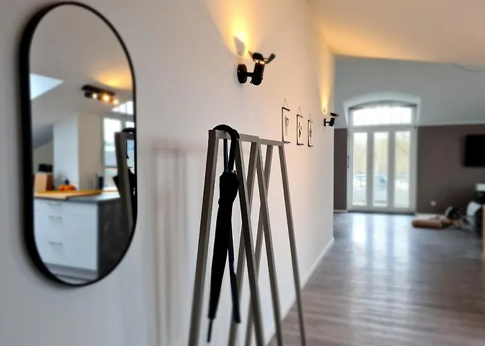 Penthouse In Villa Am Wasser + Parken + Wlan + Netflix +Kamin